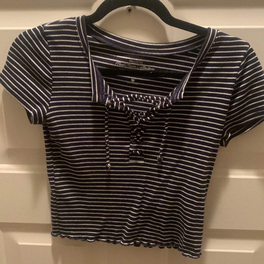 Hollister- must have collection blue striped crop top
